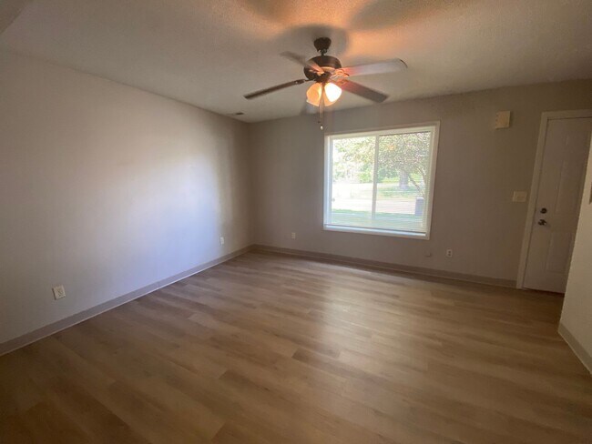 Photo - 1601 Pleasant View Dr Unit 1603 E Pleasant View Drive