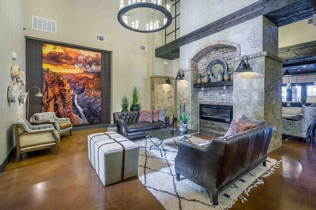 Photo - 10001 N Fwy Unidad b1