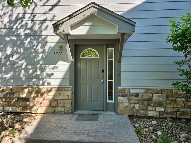 Photo - Spacious, Updated 2BR / 2 BA Condo in Gated Community!