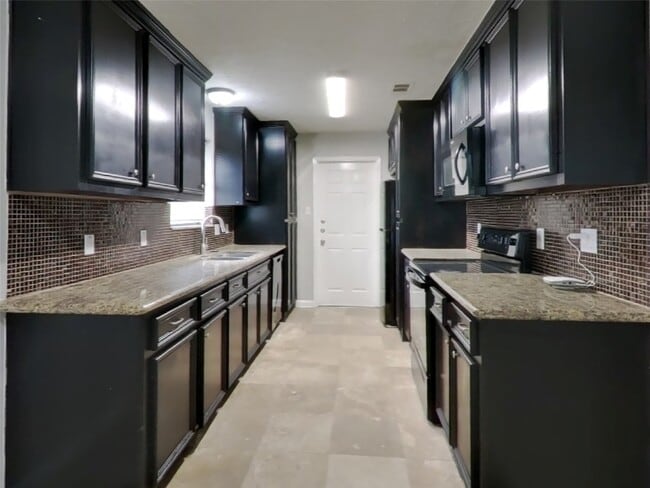 Photo - 2047 Lexington Woods Dr