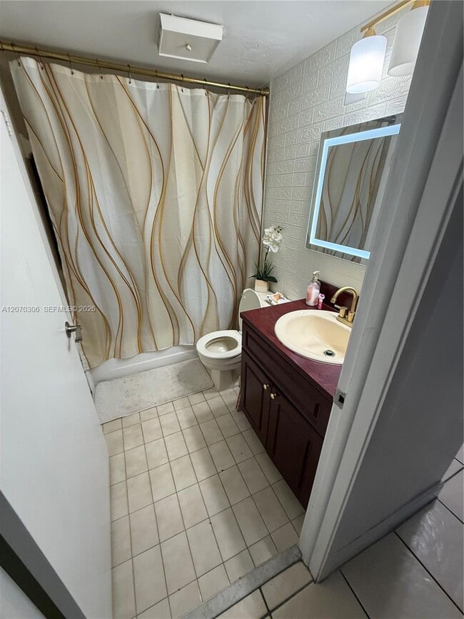 Photo - 11800 SW 18th St Unit 407-4
