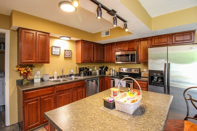 Kitchen - 405 Mimosa Ct Unit 405 Mimosa