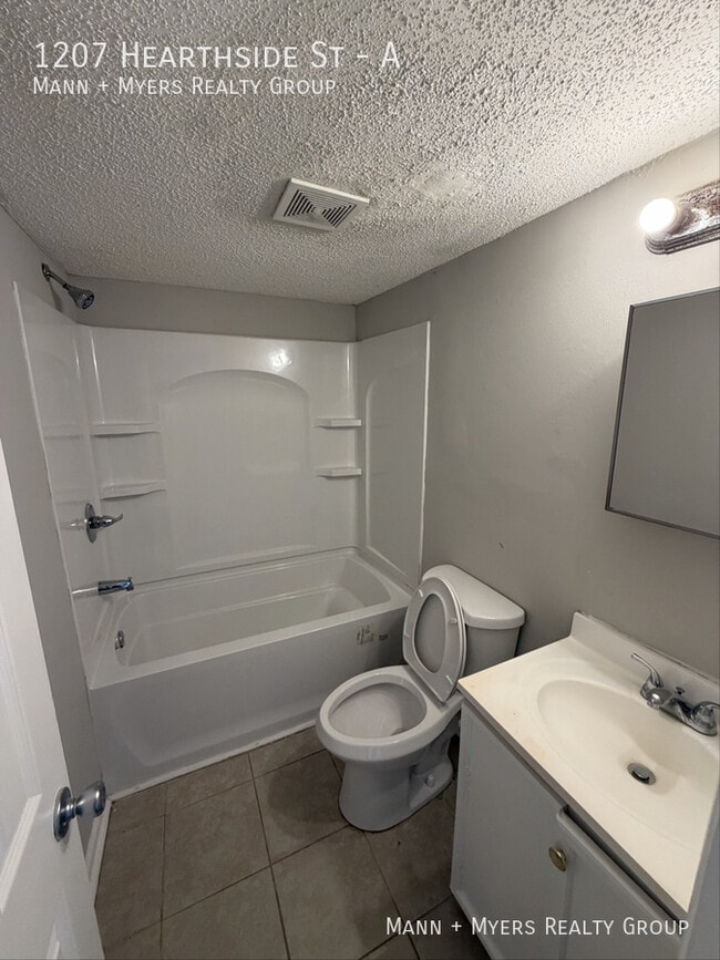 Photo - 1207 Hearthside St Unidad A