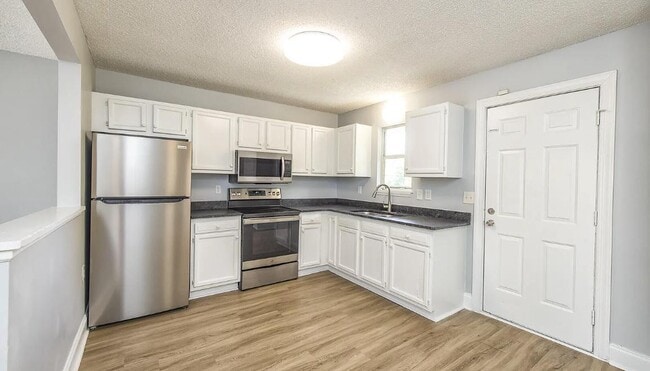 Photo - 609 Nixon St