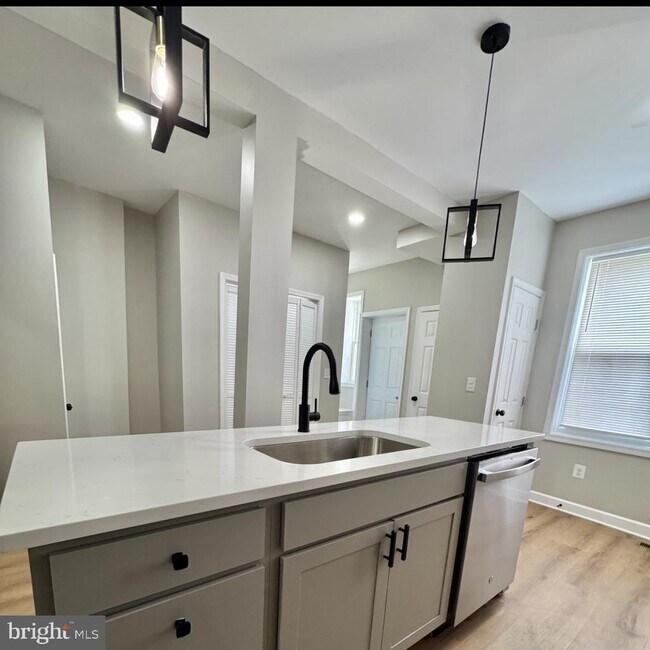 Photo - 2216 Whittier Ave