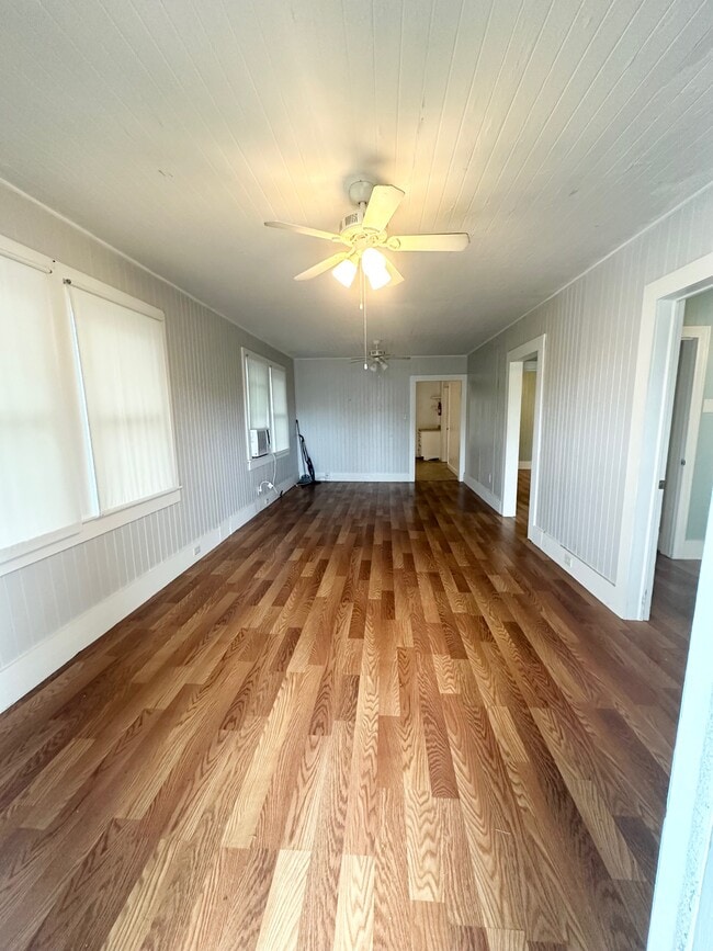 Photo - 218 First St