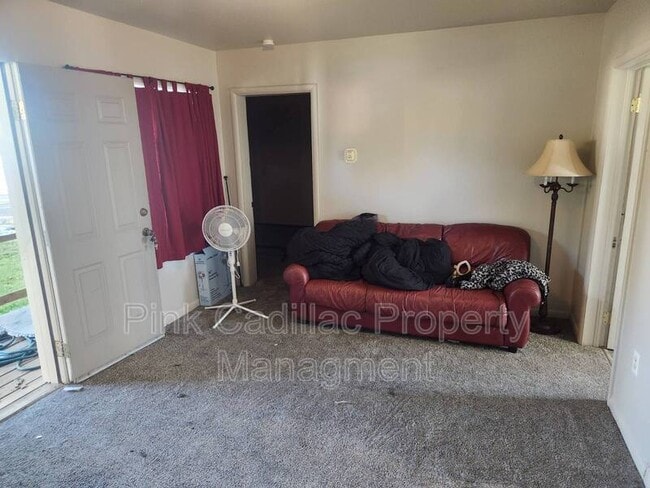 Photo - 311 E Grove Ave