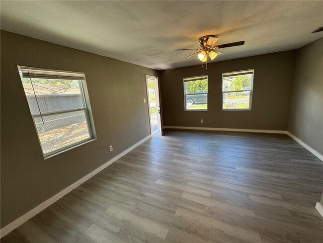 Photo - 2853 Josephine St