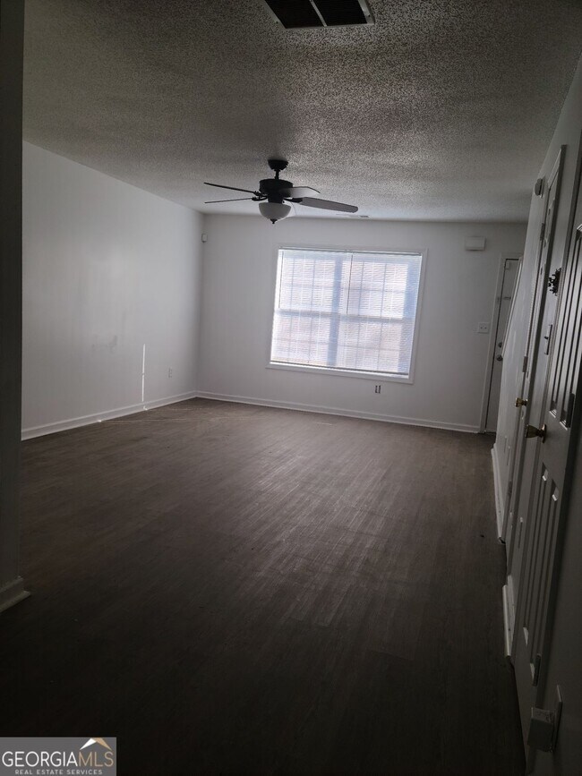 Photo - 7146 Ravenwood Ln