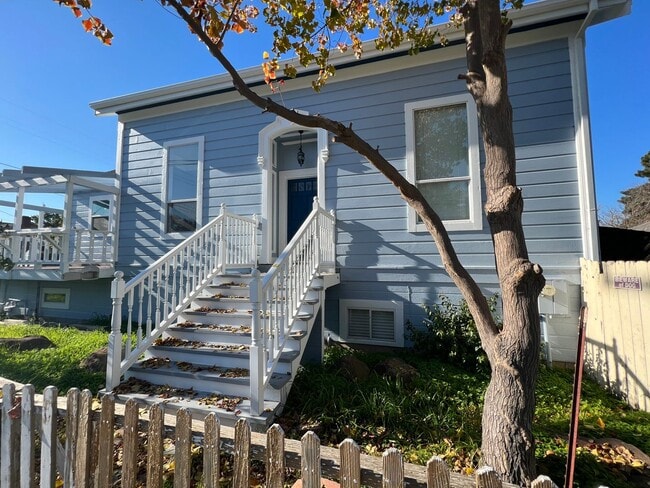 Photo - Downtown Benicia Remodeled Saltbox