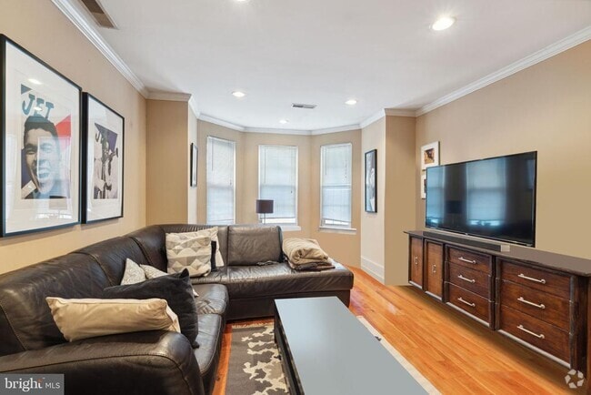 Building Photo - 3009 W Girard Ave Rental