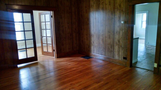 Photo - 1602 W Short Ave