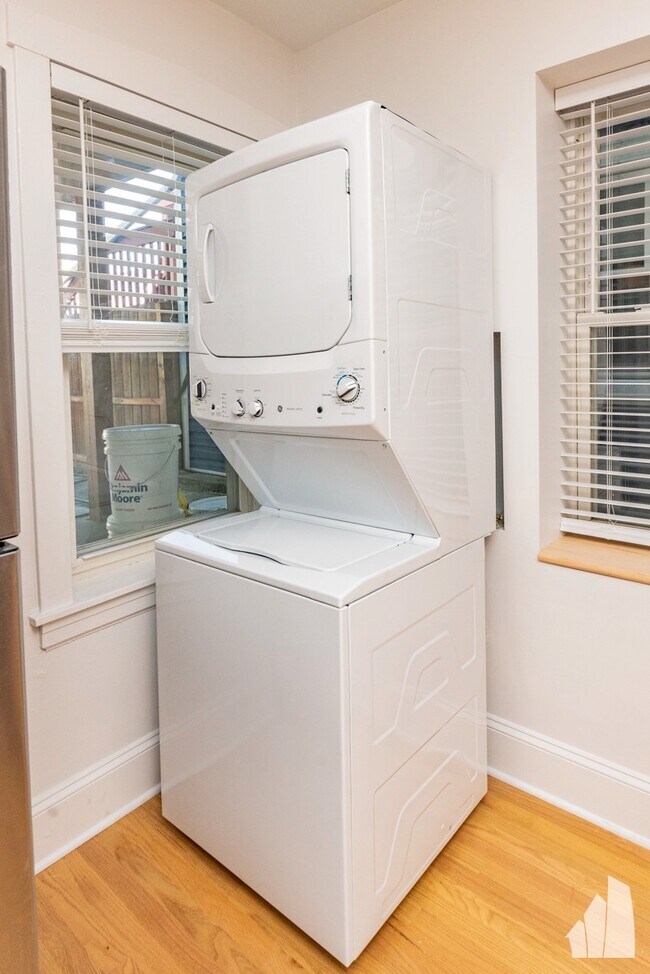 Photo - 3079-1 N Elbridge Ave