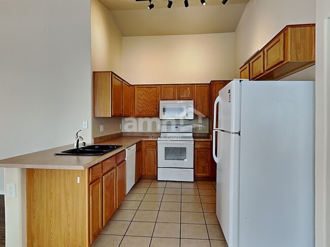 Photo - 16660 W Cottonwood St