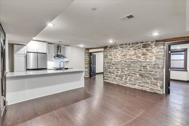 Photo - 201 Wilson St Unit 6