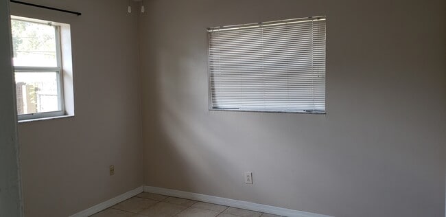 Photo - 5644 Pierce St Unit 2/1 Duplex