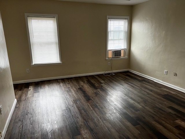 Main Room - 1103 Jefferson Ave Apartments Unit 3