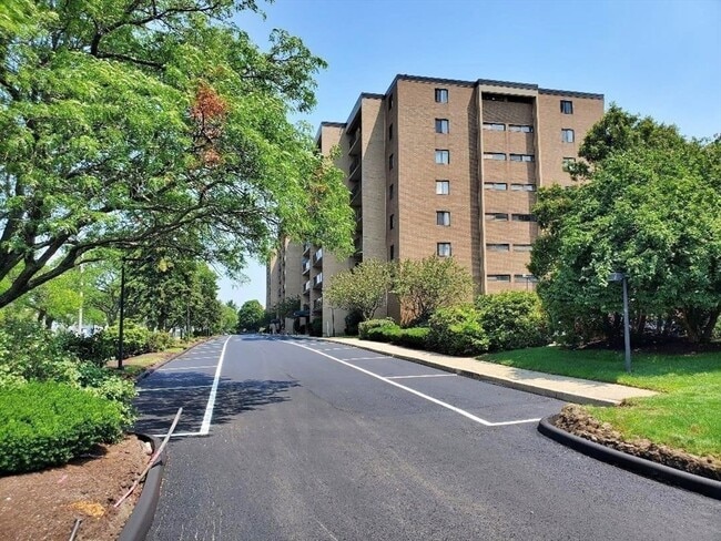 Building Photo - 175 Quincy Shore Dr Unit B55