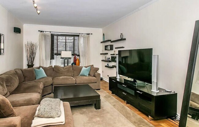 Photo - 124-16 84th Rd