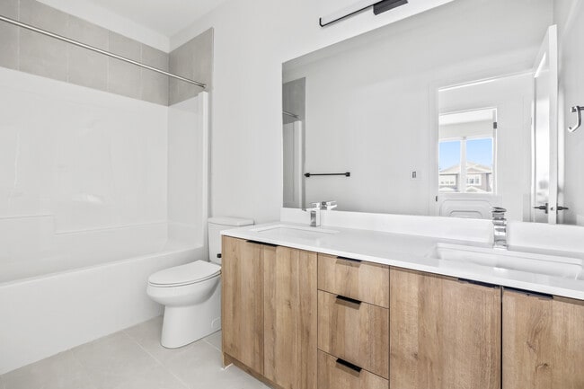 Photo - 9115 150 St NW