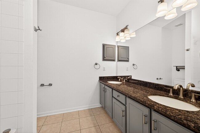Building Photo - 22 Westwinds Cir