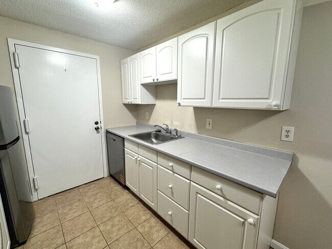 Photo - 7 Village Rock Ln Unit 3