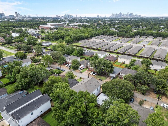 Photo - 3732 Amos St