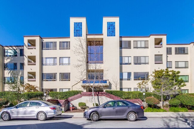 Building Photo - Beautiful and Spacious 1BR 1BA Condo in Pa...