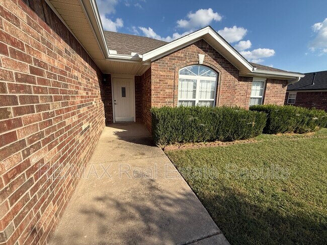 Photo - 420 Spicewood Trail