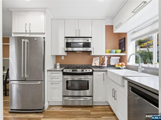 Photo - 1 Mountain Ave