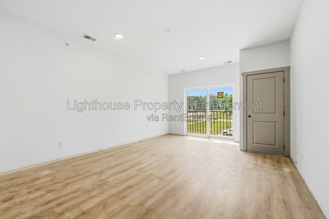 Photo - Riverbend Flats Apartments