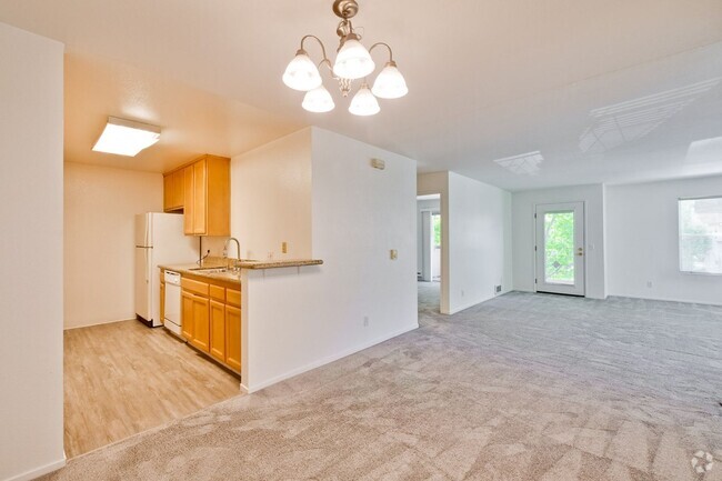 Building Photo - Spacious and Bright 1BR 1BA Condo in Great...