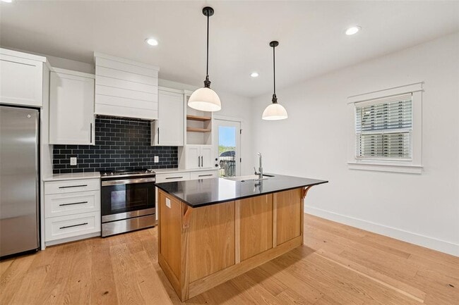 Photo - 416 Stagecoach Trail