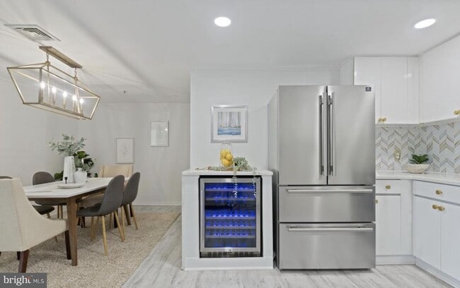 Photo - 250 S President St Unit 600