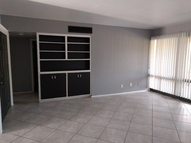 Photo - 6501 N 17th Ave Unidad 207