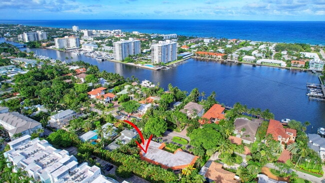 Building Photo - 318 SE 7th Ave Unit 3