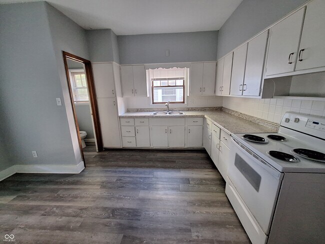 Photo - 336 Dequincy St