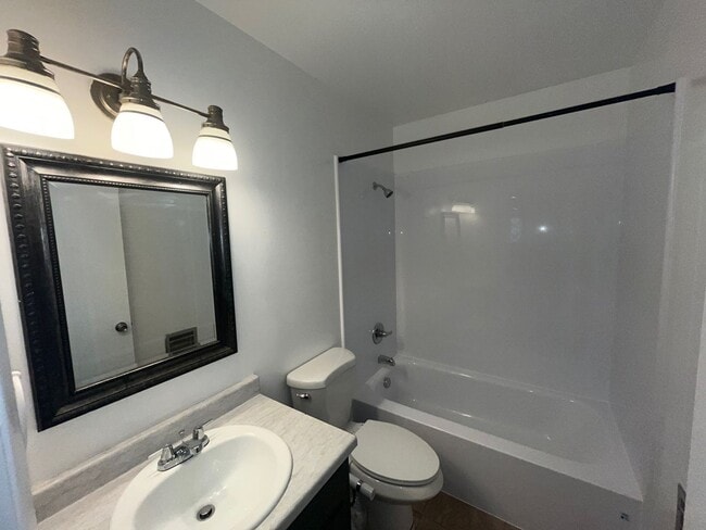 Photo - Freshly Renovated 1-Bed in Prime SE Portla...
