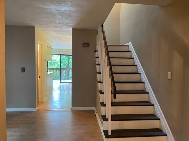 STAIRS - 2910 Tree Swallow Rd Unit 2910
