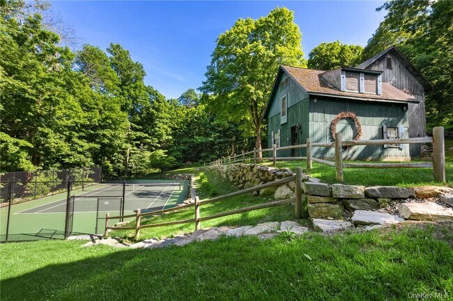 31 Kittredge Dr