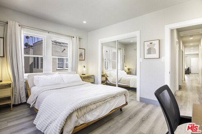 Photo - 1559 1/2 S Harvard Blvd