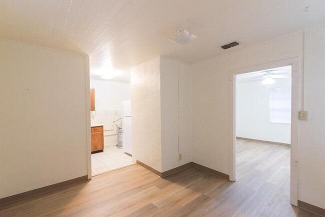 Photo - 2040 Hollywood Dr