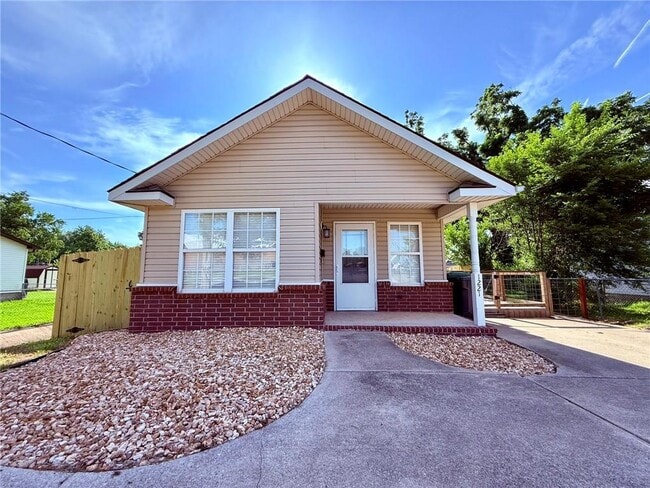 Photo - 1221 S 5th St House