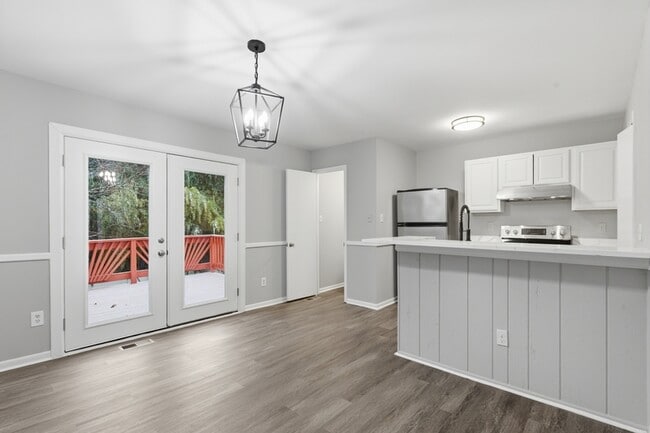 Photo - 8870 Pennsbury Pl