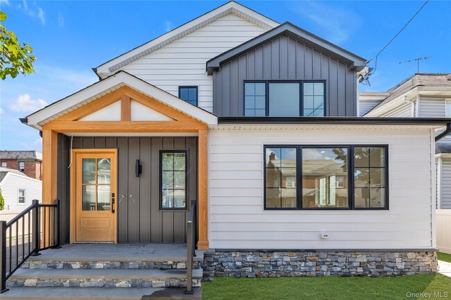 Building Photo - 157 Lincoln Ave