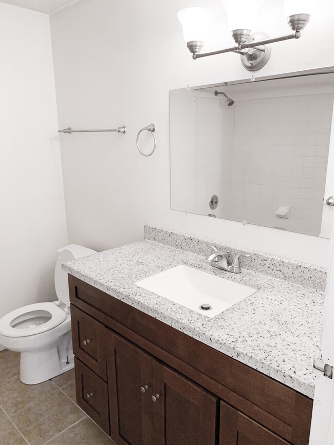 Photo - 7 Village Rock Ln Unit 3