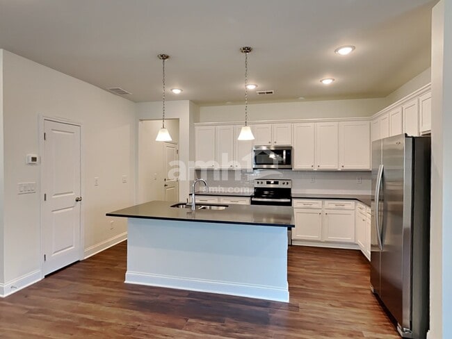 Photo - 248 Willow Ln