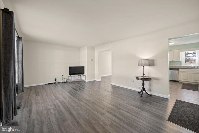 Photo - 143 Curtis Ave