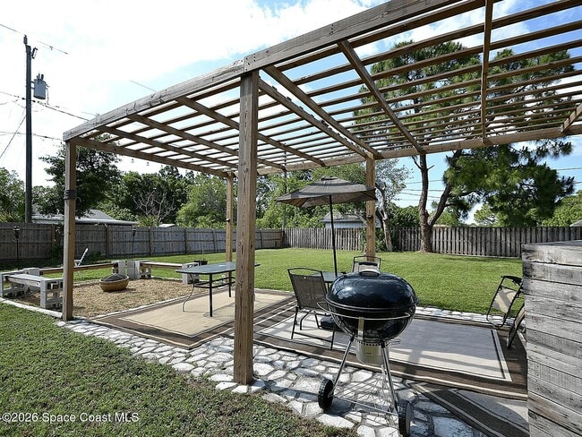 Photo - 1018 Colonnade Ave SE