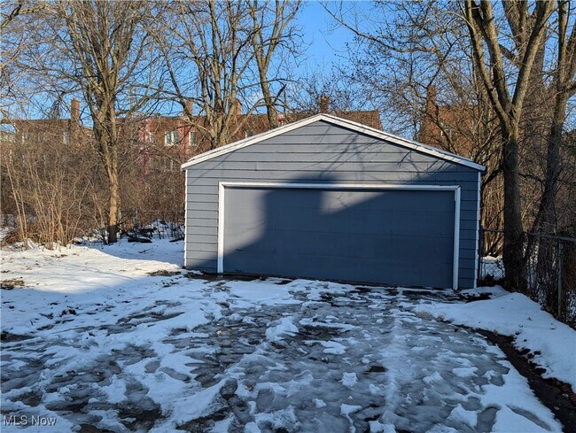 Photo - 2939 E 130th St